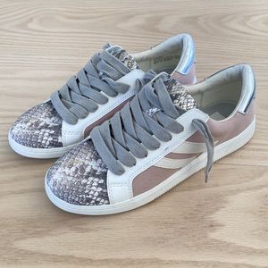 Dolce Vita Sneakers